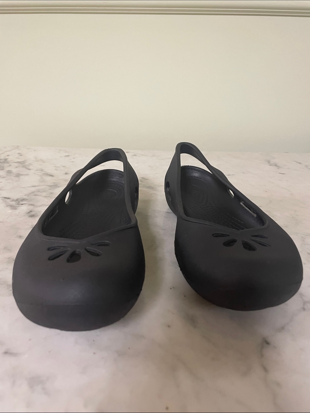 CROCS Women's Black Slingback Flats - Picture 2 of 7